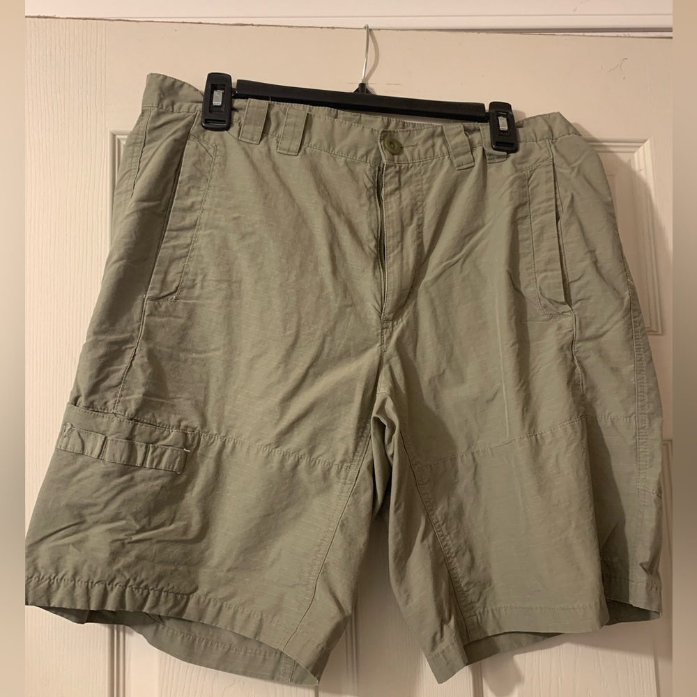 Men’s Columbia PFG shorts
